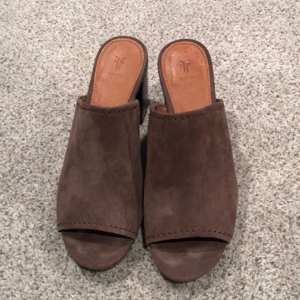 Frye Blake mule sandals great condition
